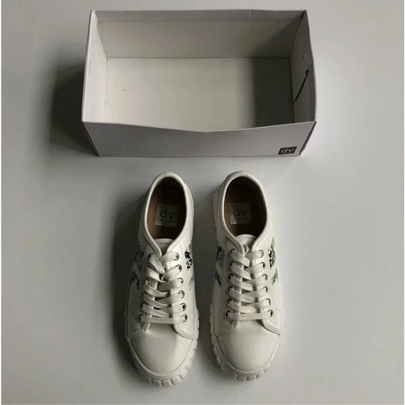 New DV By Dolce Vita Dwella Snake Embossed Low Top sneakers arrow lug platform - Picture 5 of 11